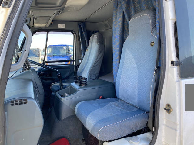 UDトラックスコンドル家畜運搬車中型（4t）[写真29]