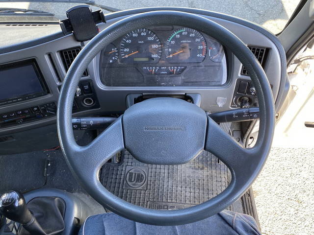 UDトラックスコンドル家畜運搬車中型（4t）[写真35]