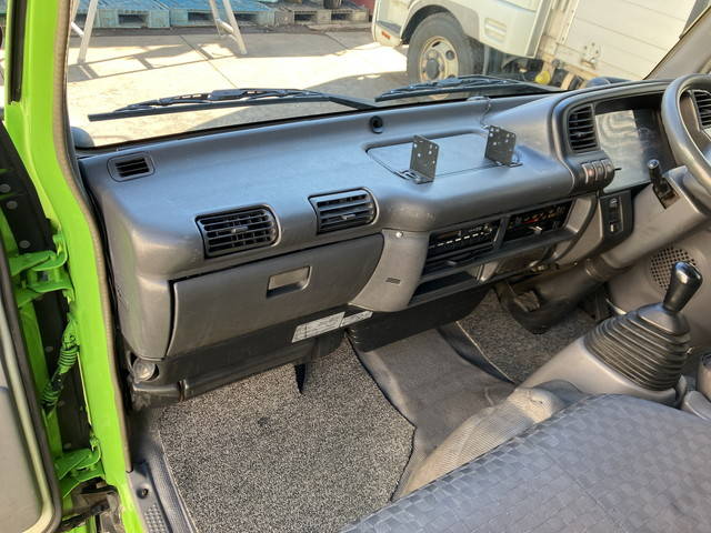 いすゞエルフアルミバン小型（2t・3t）[写真32]