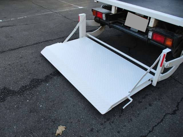 日産アトラス平ボディ小型（2t・3t）[写真09]