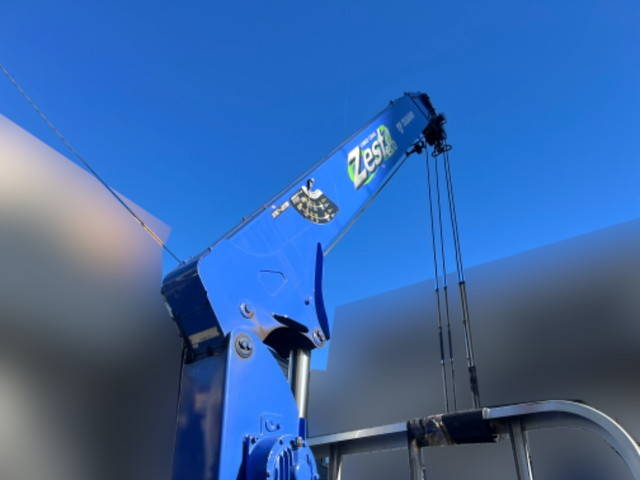 いすゞエルフクレーン4段小型（2t・3t）[写真11]