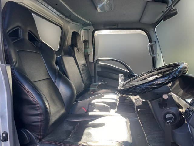 いすゞエルフクレーン4段小型（2t・3t）[写真31]