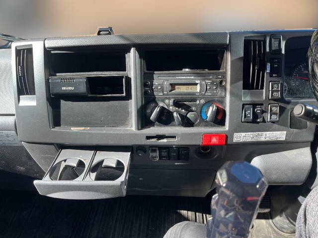 いすゞエルフクレーン4段小型（2t・3t）[写真36]