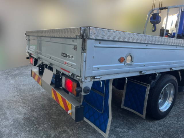 いすゞエルフクレーン4段小型（2t・3t）[写真07]