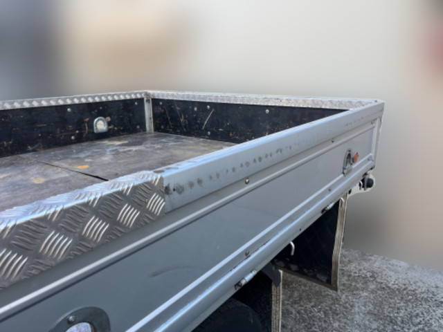 いすゞエルフクレーン4段小型（2t・3t）[写真09]