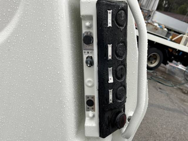 いすゞエルフパッカー車（塵芥車）小型（2t・3t）[写真13]