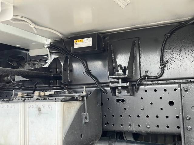 いすゞエルフパッカー車（塵芥車）小型（2t・3t）[写真21]