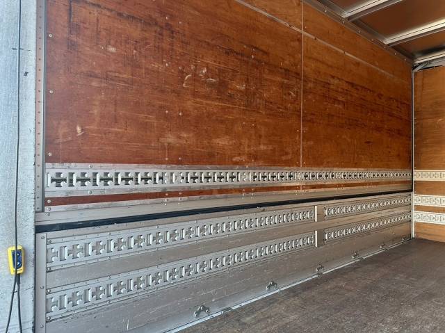 三菱ふそうキャンターアルミウイング小型（2t・3t）[写真08]