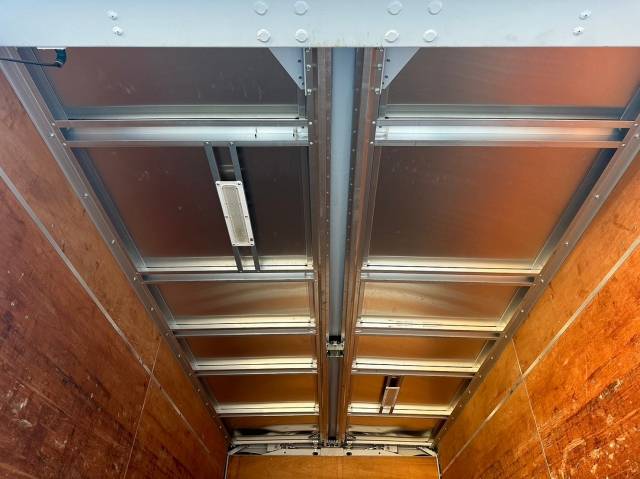 三菱ふそうキャンターアルミウイング小型（2t・3t）[写真11]