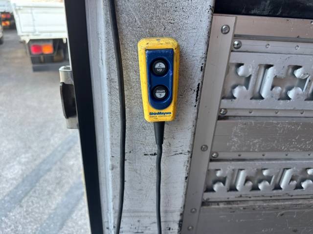 三菱ふそうキャンターアルミウイング小型（2t・3t）[写真13]