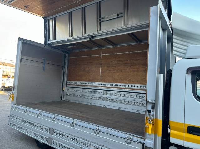 三菱ふそうキャンターアルミウイング小型（2t・3t）[写真14]
