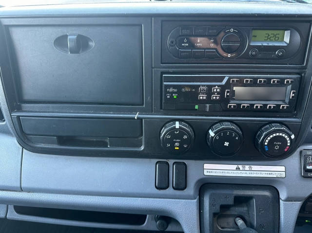 三菱ふそうキャンターアルミウイング小型（2t・3t）[写真20]