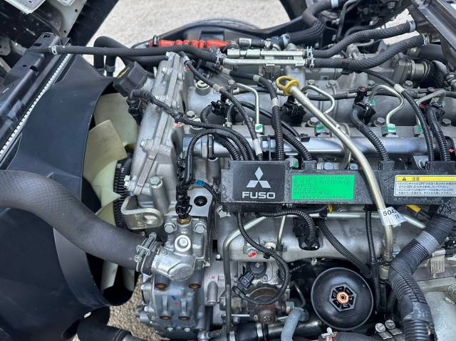 三菱ふそうキャンターアルミウイング小型（2t・3t）[写真27]