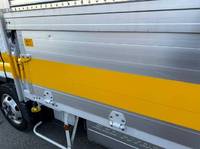 三菱ふそうキャンターアルミウイング小型（2t・3t）[写真33]