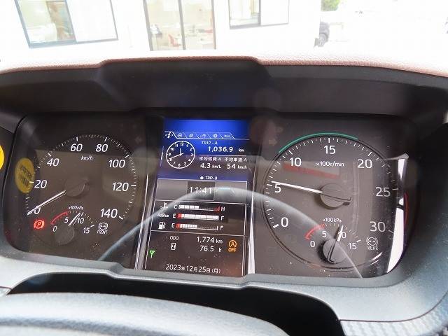 日野レンジャーセルフクレーン4段増トン（6t・8t）[写真12]