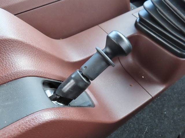 日野レンジャーセルフクレーン4段増トン（6t・8t）[写真18]