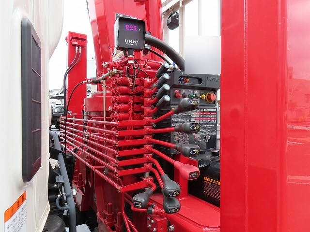 日野レンジャーセルフクレーン4段増トン（6t・8t）[写真25]