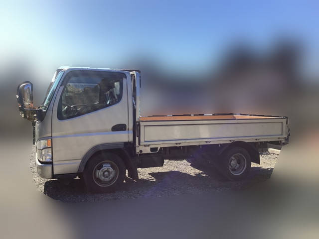 三菱ふそうキャンターガッツ平ボディ小型（2t・3t）[写真05]