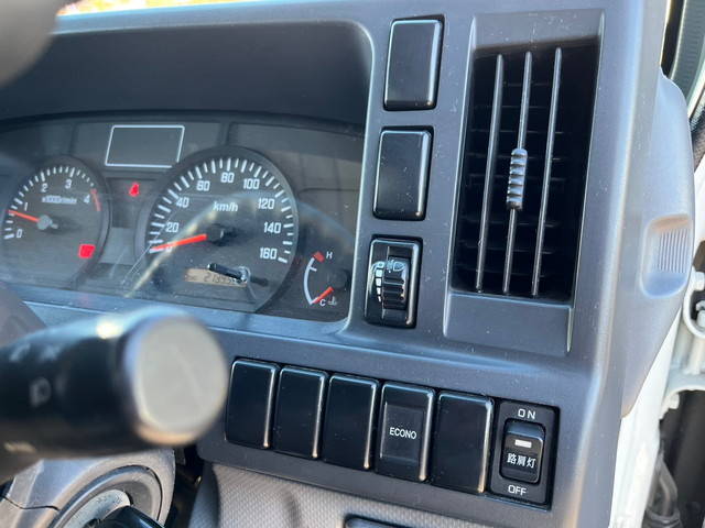 いすゞエルフアルミバン小型（2t・3t）[写真23]