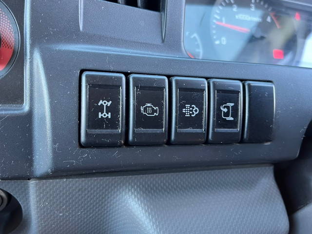 いすゞエルフアルミバン小型（2t・3t）[写真24]