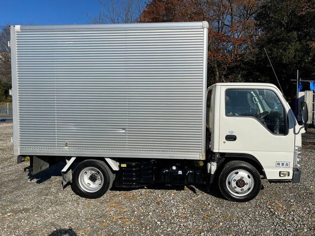 いすゞエルフアルミバン小型（2t・3t）[写真04]