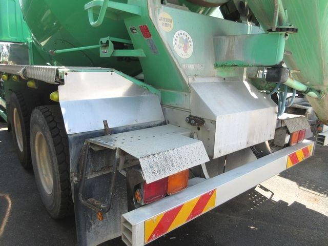 いすゞギガミキサー車（コンクリートミキサー）大型（10t）[写真13]