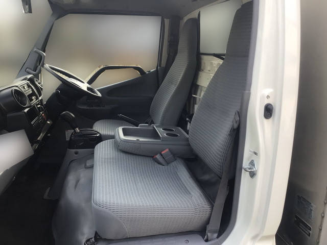 日野デュトロアルミバン小型（2t・3t）[写真19]