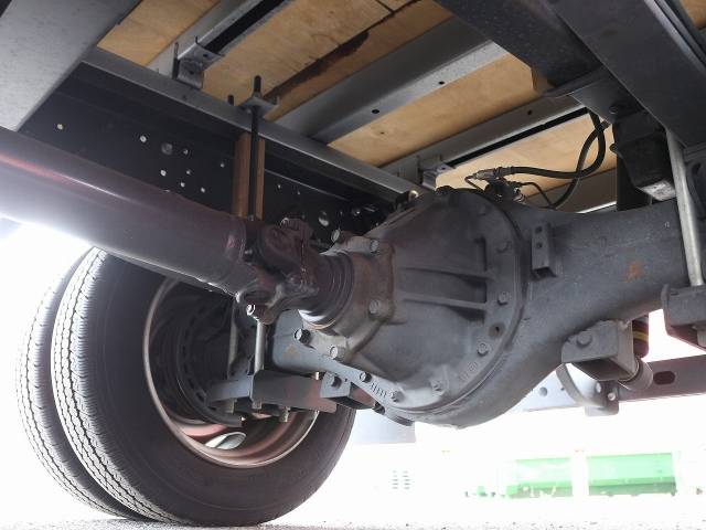 トヨタトヨエース平ボディ小型（2t・3t）[写真13]