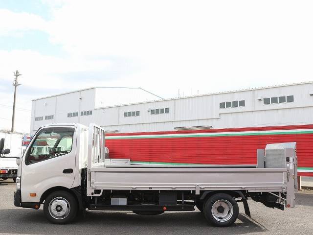 トヨタトヨエース平ボディ小型（2t・3t）[写真05]