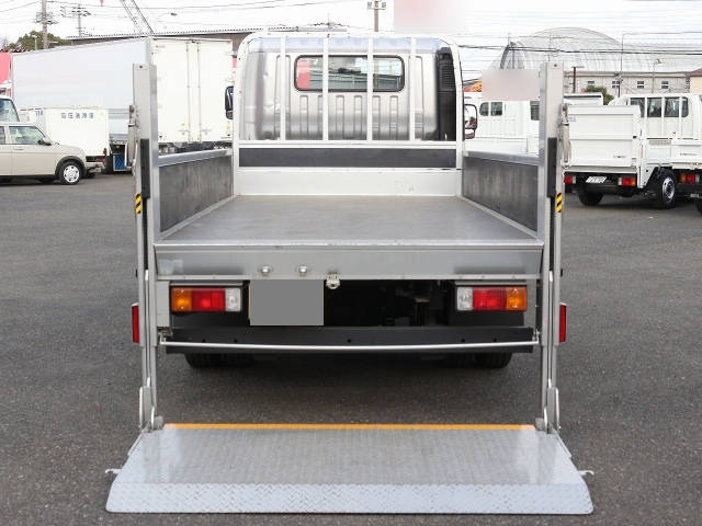 トヨタトヨエース平ボディ小型（2t・3t）[写真06]