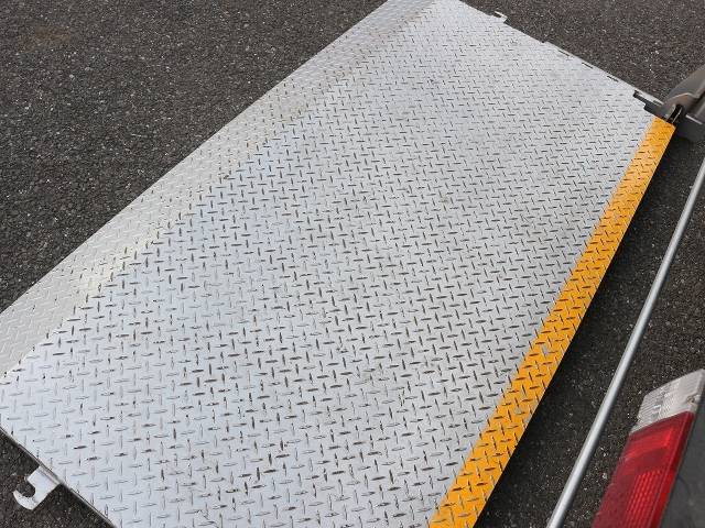 トヨタトヨエース平ボディ小型（2t・3t）[写真08]