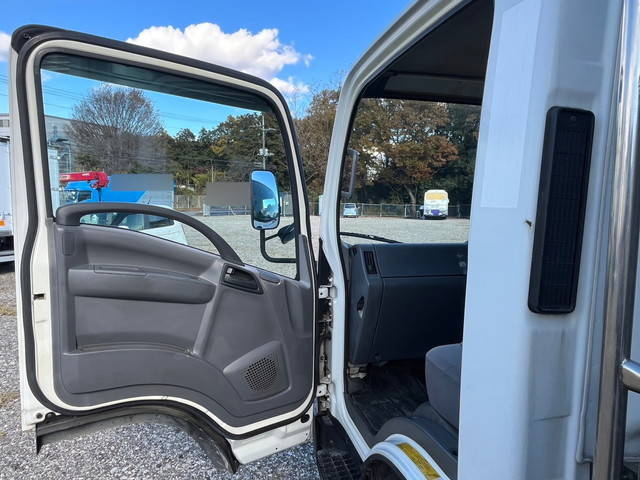 いすゞエルフアルミウイング小型（2t・3t）[写真13]