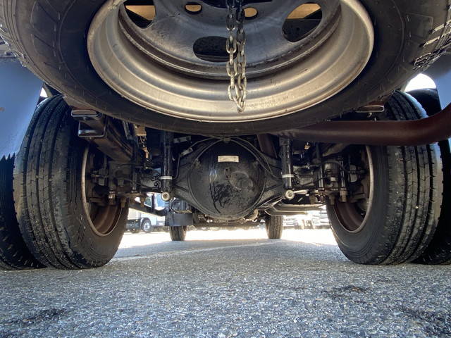 三菱ふそうキャンター平ボディ小型（2t・3t）[写真18]