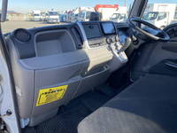 三菱ふそうキャンター平ボディ小型（2t・3t）[写真25]