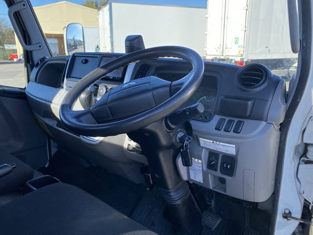 三菱ふそうキャンター平ボディ小型（2t・3t）[写真26]