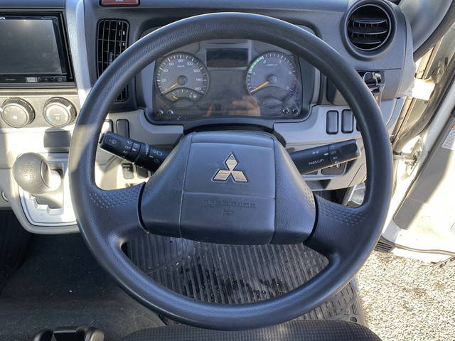 三菱ふそうキャンター平ボディ小型（2t・3t）[写真28]