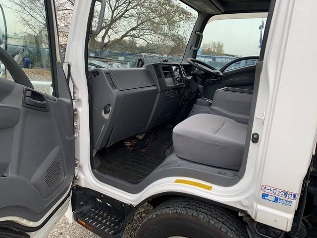 いすゞエルフ冷凍車（冷蔵車）小型（2t・3t）[写真17]