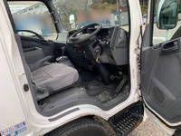 いすゞエルフ冷凍車（冷蔵車）小型（2t・3t）[写真19]