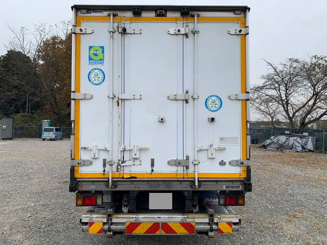 いすゞエルフ冷凍車（冷蔵車）小型（2t・3t）[写真02]