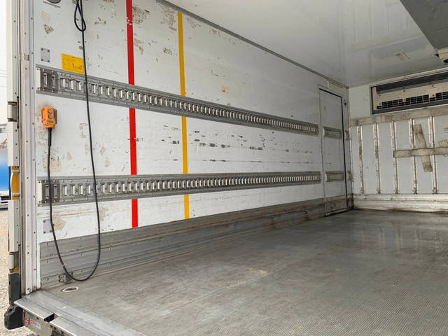 いすゞエルフ冷凍車（冷蔵車）小型（2t・3t）[写真23]