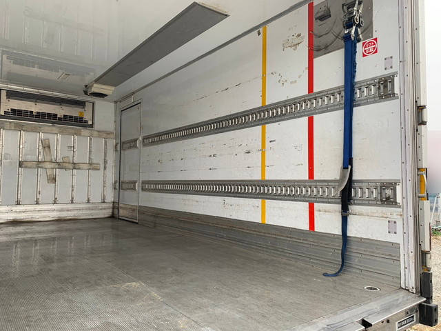 いすゞエルフ冷凍車（冷蔵車）小型（2t・3t）[写真24]