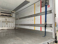 いすゞエルフ冷凍車（冷蔵車）小型（2t・3t）[写真24]