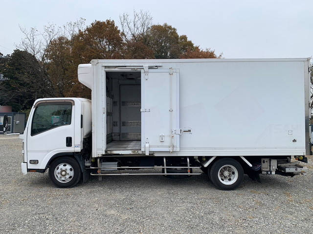 いすゞエルフ冷凍車（冷蔵車）小型（2t・3t）[写真04]