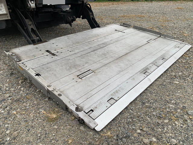 いすゞエルフ冷凍車（冷蔵車）小型（2t・3t）[写真07]