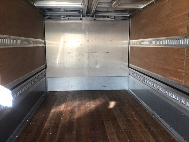 三菱ふそうキャンターアルミウイング小型（2t・3t）[写真10]