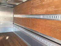 三菱ふそうキャンターアルミウイング小型（2t・3t）[写真11]