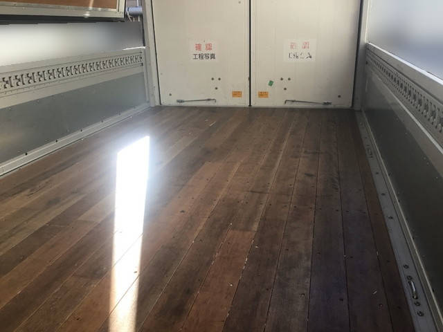 三菱ふそうキャンターアルミウイング小型（2t・3t）[写真13]