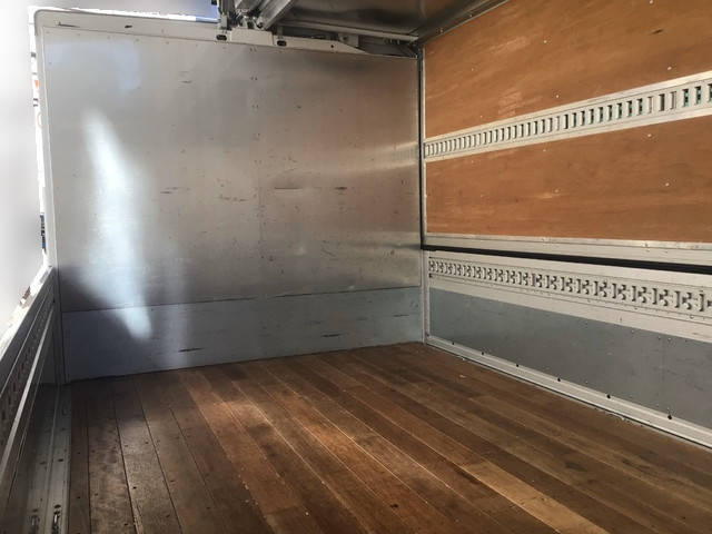 三菱ふそうキャンターアルミウイング小型（2t・3t）[写真15]