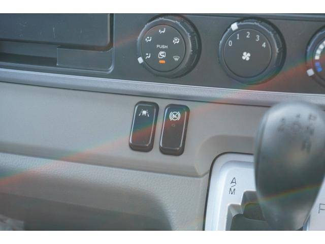 三菱ふそうキャンター平ボディ小型（2t・3t）[写真11]