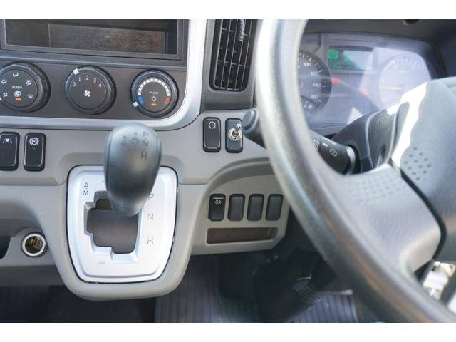 三菱ふそうキャンター平ボディ小型（2t・3t）[写真12]